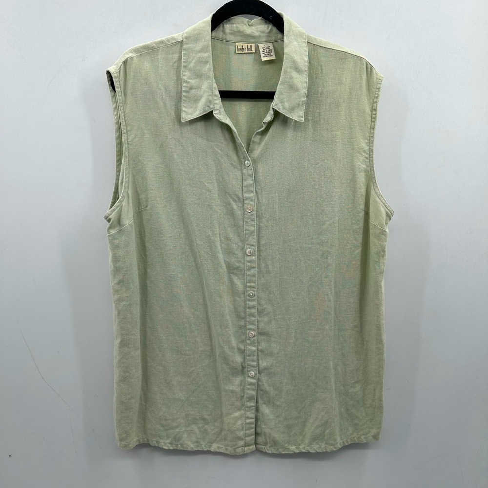 Sleeveless Button-Front Tank Top in Light Sage